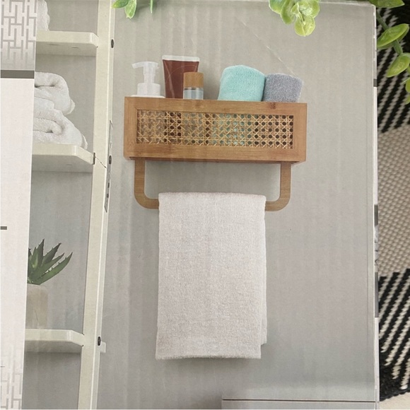 Huntington Home Bamboo Towel - Picture 1 of 8